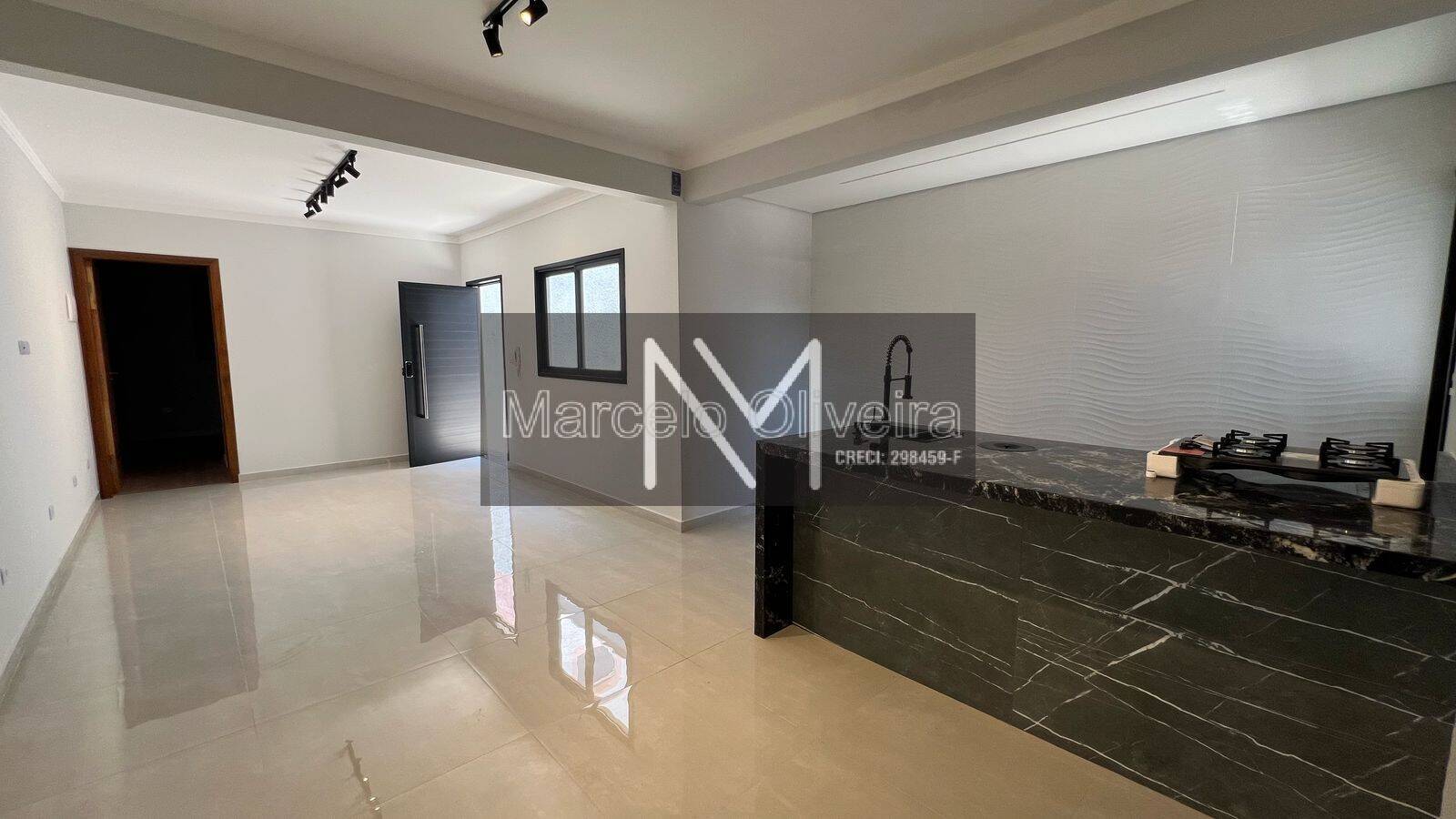 Casa à venda com 2 quartos, 130m² - Foto 1