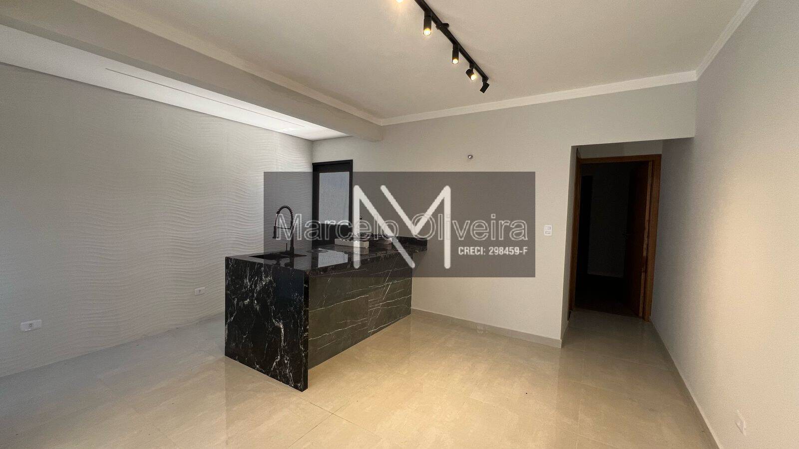 Casa à venda com 2 quartos, 130m² - Foto 2