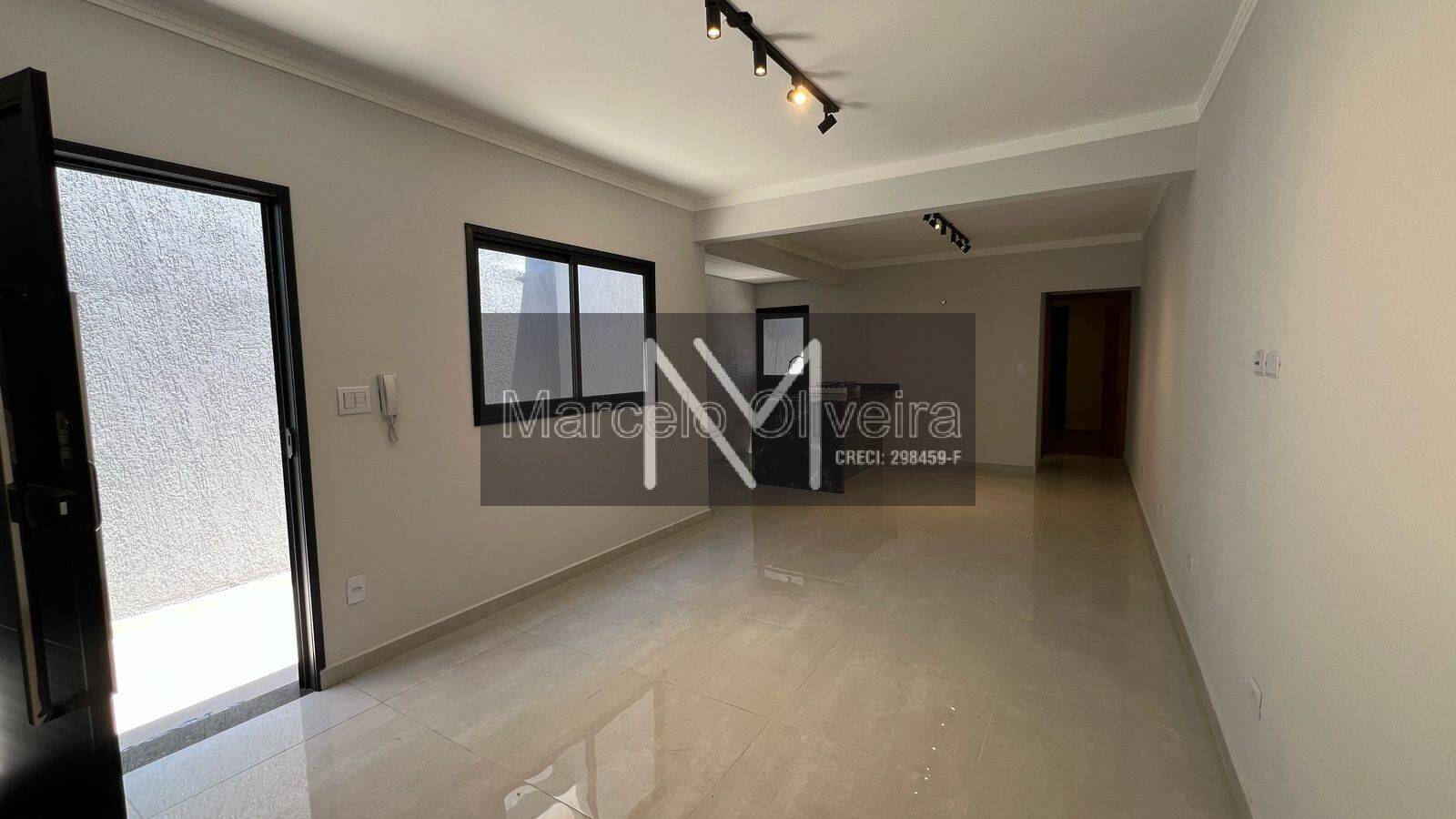 Casa à venda com 2 quartos, 130m² - Foto 3