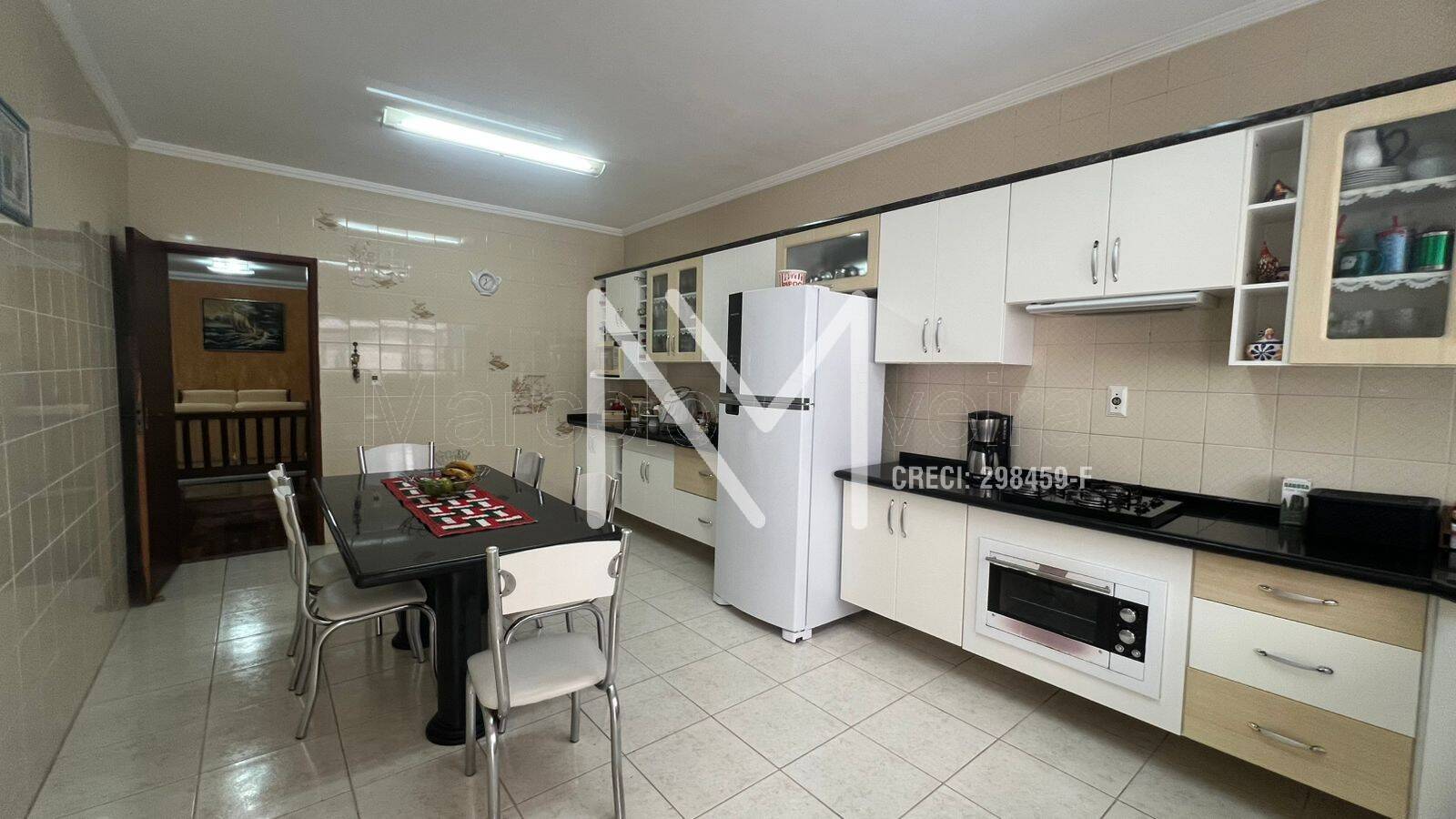 Casa à venda com 3 quartos, 300m² - Foto 7